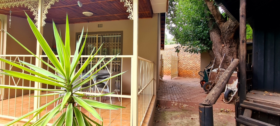 3 Bedroom Property for Sale in Safari Gardens North West